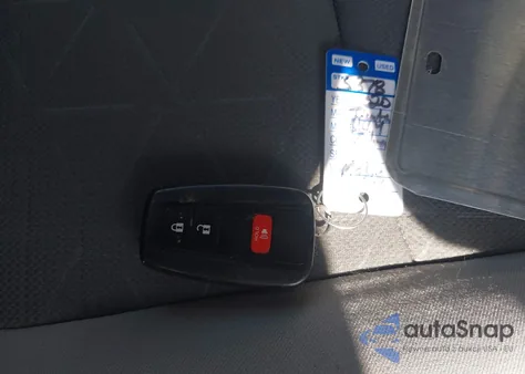 2020 Toyota Rav4 Xle z USA, uszkodzony, nr VIN 2T3W1RFV8LC060298